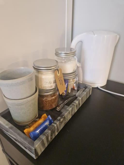 Modern Room With Bathroom, No Kitchen And Your Own Entrance 斯德哥尔摩 外观 照片